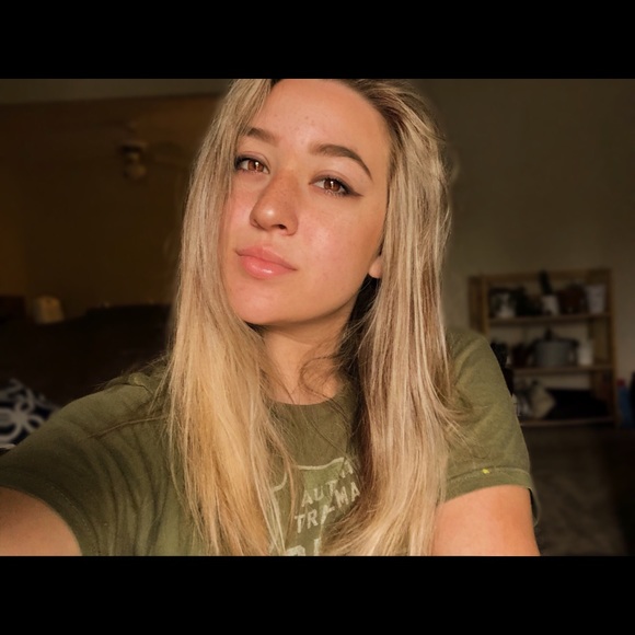 Meet your Posher, Gillian - Picture 2 of 5